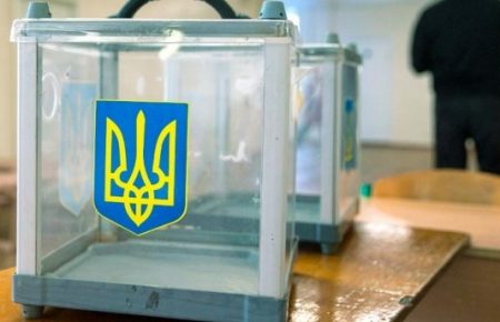 У Чернігові невідомий заявив поліції, що підірве штаби одного з кандидатів, якщо «не припинять підкуп виборців»