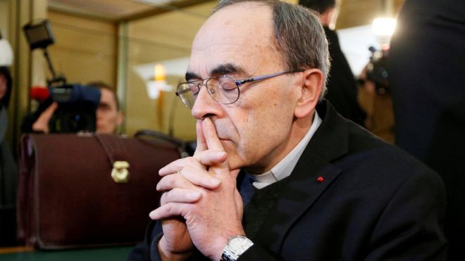 У Франції архієпископа засудили до півроку умовно за приховування фактів педофілії