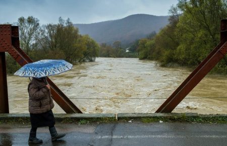 Рятувальники попереджають про підйом води на річках Закарпаття