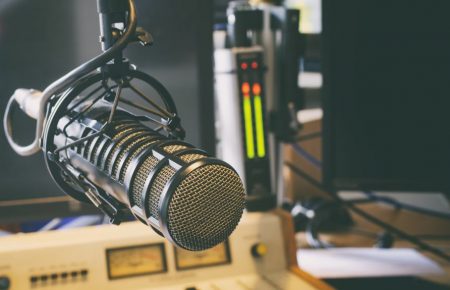 На Луганщині планують створити 12 українських радіостанцій