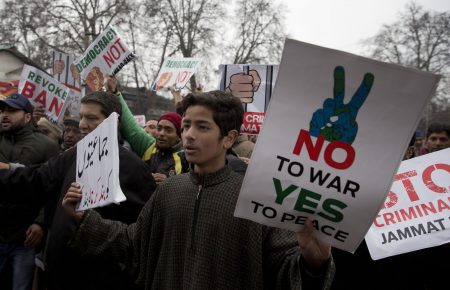 Між Індією та Пакистаном поновилися бойові дії: загинули щонайменше 6 цивільних