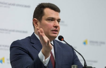 Розкрадання в Укроборонпром: НАБУ провело обшуки у Гладковських та інших фігурантів справи