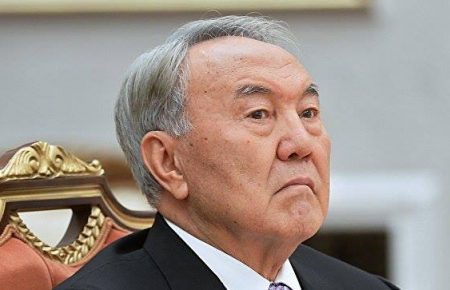 У Казахстані почали скуповувати долари після заяви президента про відставку