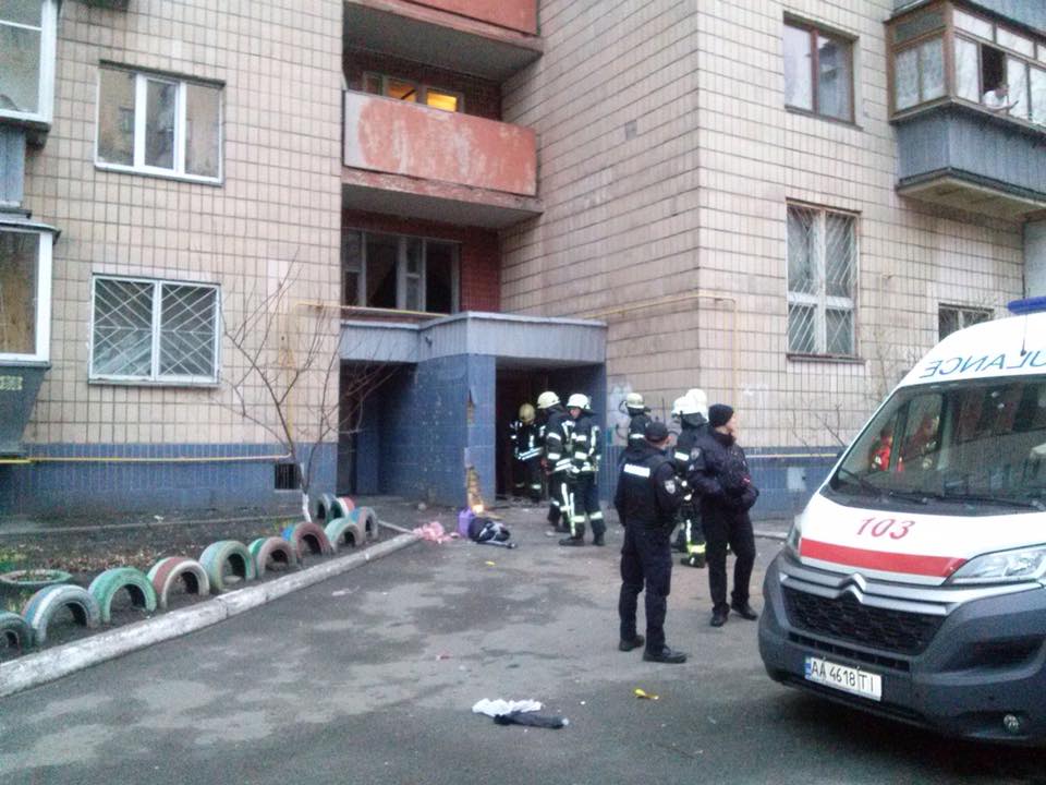 У Києві стався вибух у багатоповерхівці, травмований чоловік