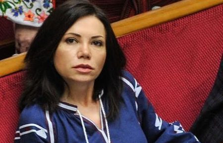Сюмар заявила, що СБУ передала їй список парламентських журналістів, які співпрацюють з Росією