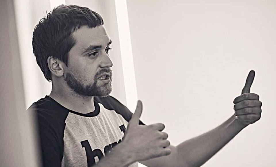 Tinder-скандал зі студенткою КПІ: блогеру Барабошку продовжили запобіжний захід