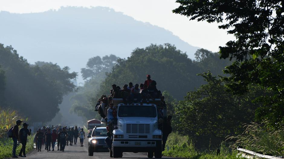 У Мексиці перекинулася вантажівка з мігрантами, загинули щонайменше 25 людей