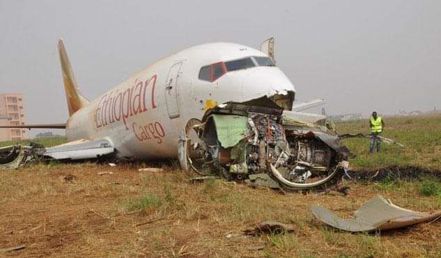 На шляху до Кенії розбився літак зі 149 пасажирами та 8 членами екіпажу на борту, ніхто не вижив