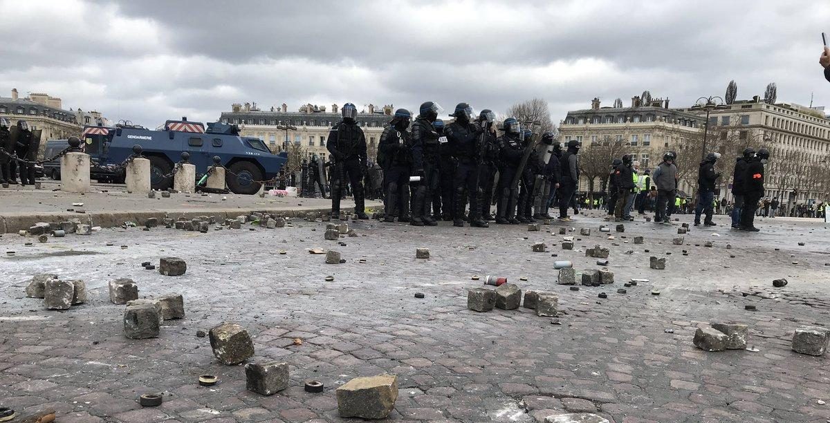 У Парижі тривають протести: затримали 31 людину