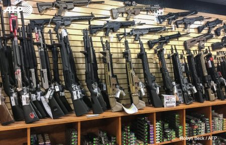 Теракт у мечетях: Нова Зеландія заборонить продаж напівавтоматичних гвинтівок військового зразка