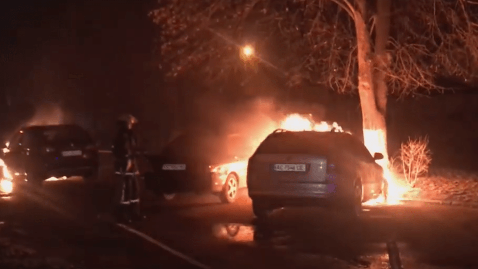 У Луцьку згоріли авто адвокатки Яни Чуриної та її чоловіка, версія поліції — підпал (відео)
