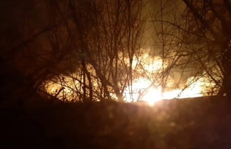 Вибух у Кропивницькому: горять 4 вантажівки та 10 легкових автомобілів, троє людей постраждали