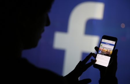 У Facebook та Instagram заблокували понад 2,6 тисячі сторінок з Ірану, РФ, Македонії та Косово