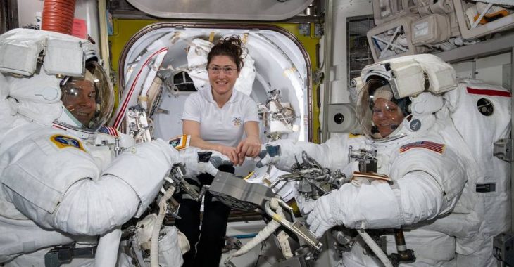 У NASA скасували перший в історії вихід у відкритий космос виключно жіночого екіпажа, немає потрібного скафандра У NASA скасували перший в історії вихід у відкритий космос виключно жіночого екіпажа, немає потрібного скафандра