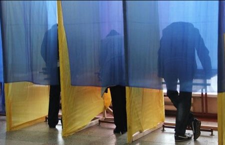 У Києві на дільниці затримали спостерігача з «Інструкцією агітатора в день виборів»