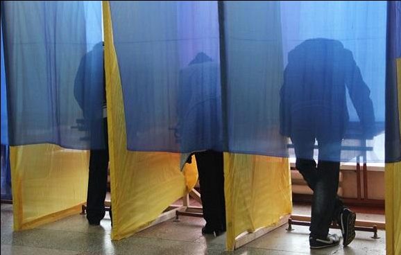 У Києві на дільниці затримали спостерігача з «Інструкцією агітатора в день виборів»