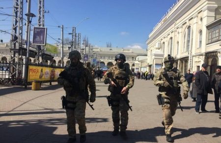СБУ перейшла на посилений режим служби: патрулюють вулиці, вокзали та аеропорти