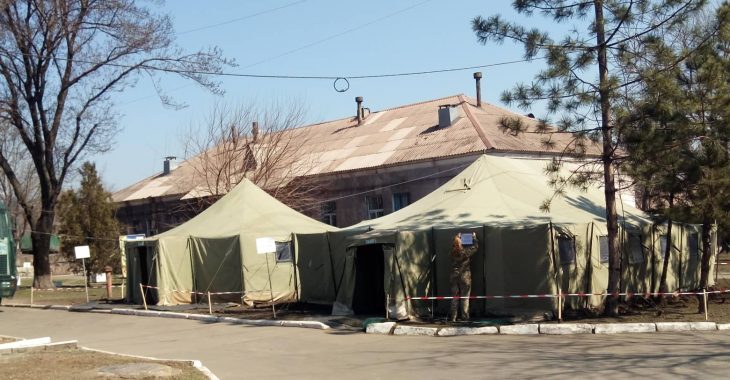 На Донеччині відкрили 25 спеціальних виборчих дільниць у наметах (фото) На Донеччині відкрили 25 спеціальних виборчих дільниць у наметах (фото)