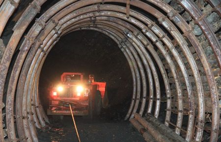 У Кривому Розі понад 100 шахтарів відмовилися підніматися на поверхню. Вимагають підвищення зарплатні