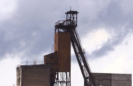 На Луганщині частково знеструмлені два шахтних підприємства, є загроза повного відключення