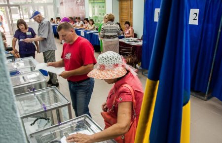 ЦВК опрацювала 70% бюлетенів: у Зеленського — 30,45% голосів, у Порошенка — 16,19%