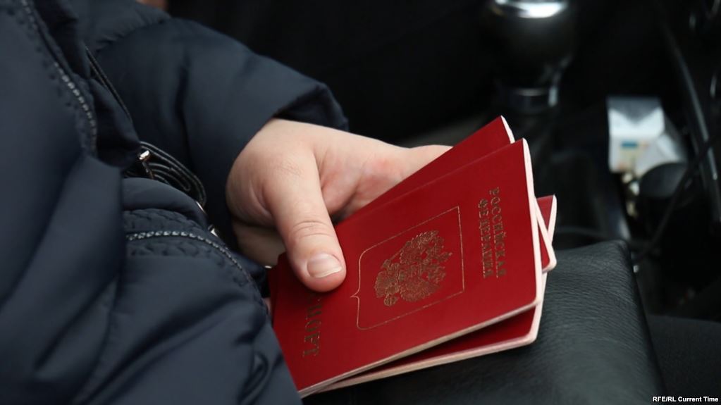 У Ростовській області запрацював центр видачі російських паспортів жителям окупованих районів Донбасу