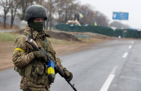 Унаслідок обстрілів на Донбасі один український військовий дістав поранення