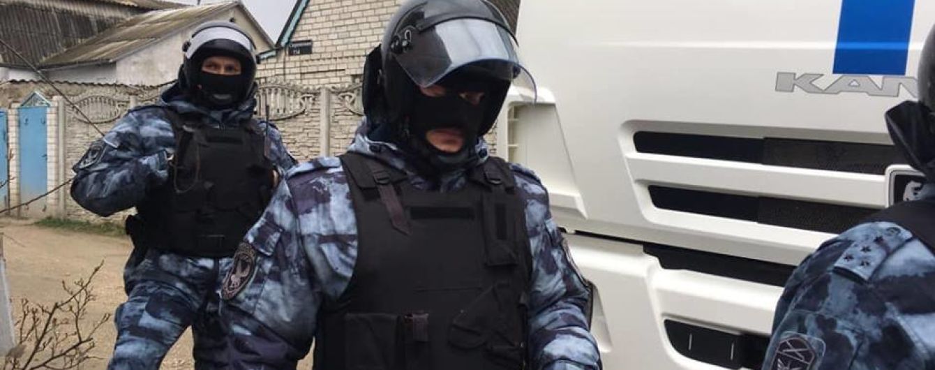 В окупованому Криму провели обшуки у будинках двох кримськотатарських активістів