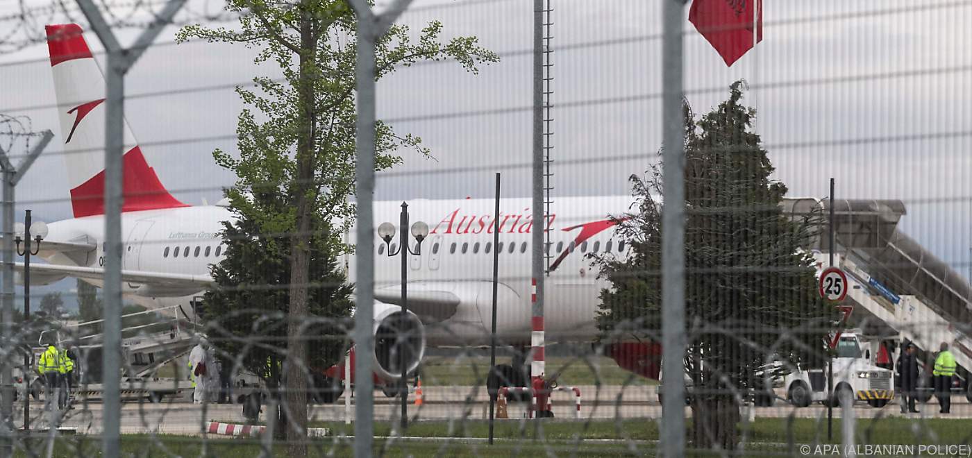 В аеропорту Албанії з багажного відсіку літака викрали кілька мільйонів євро