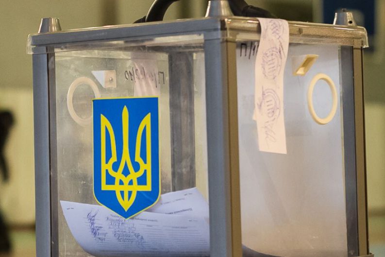 Опрацьовано 65% бюлетенів: у Зеленського — 30.41% голосів, у Порошенка — 16.28%