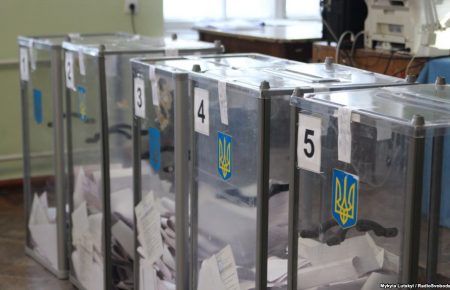 На Сумщині виборці двічі намагалися винести бюлетені за межі дільниці