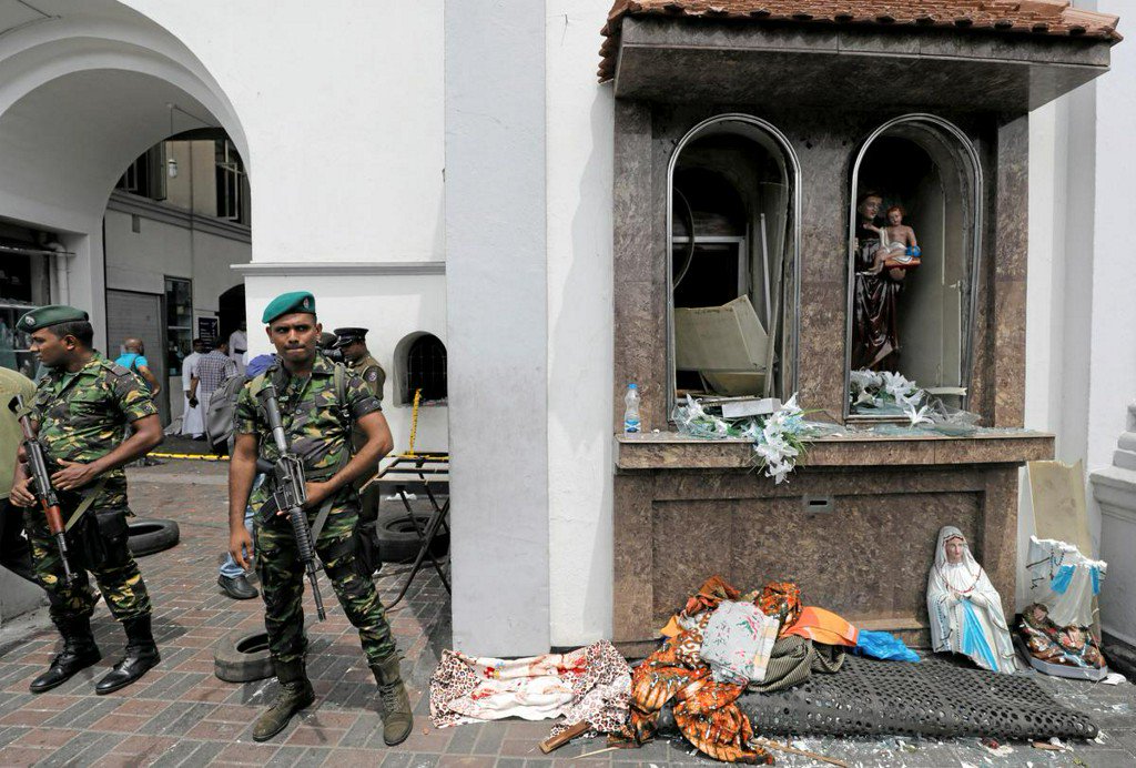 Після восьми вибухів на Шрі-Ланці ввели комендантську годину