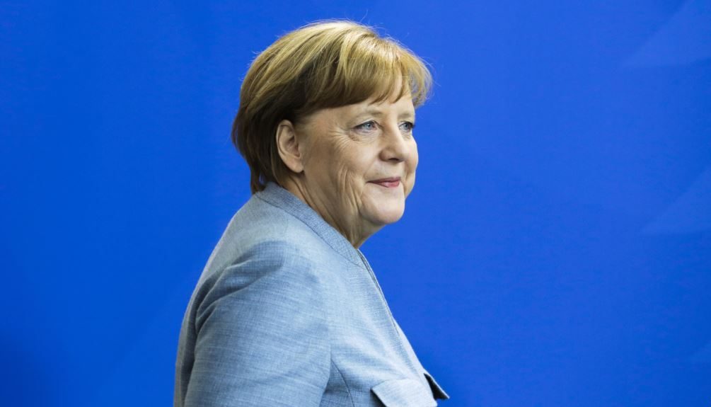 Меркель привітала Зеленського та запросила до Берліна