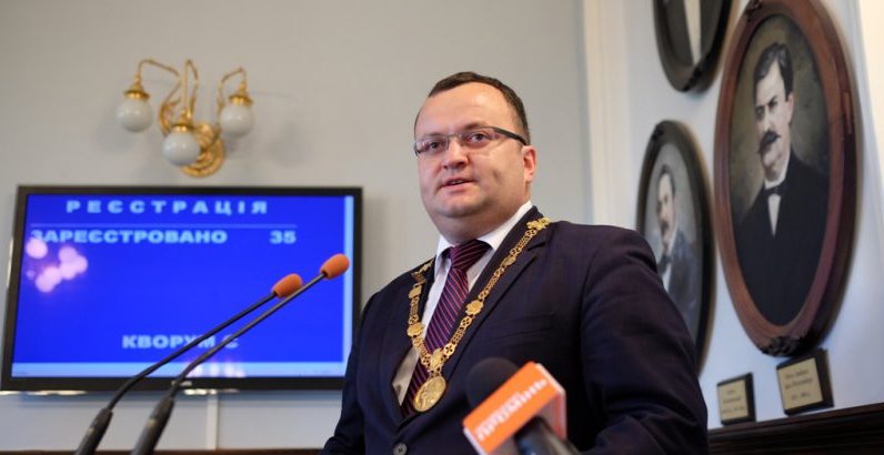 Суд поновив на посаді міського голову Чернівців