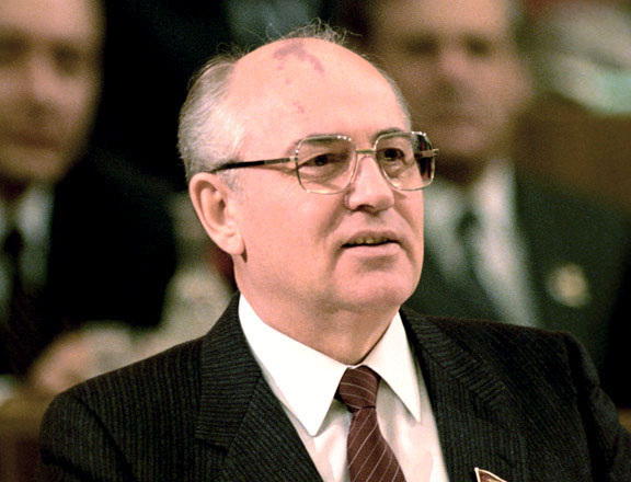 Горбачов порушив механізм однопартійної системи — історик про партійність в СРСР