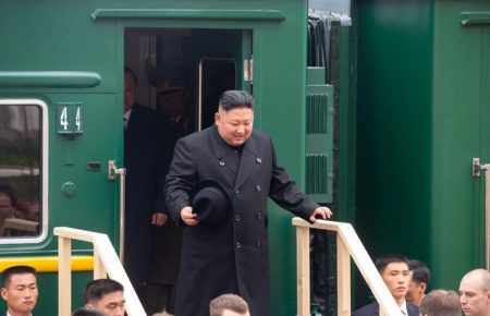 Перший візит Кім Чен Ина в Росію: лідер КНДР приїхав на бронепоїзді
