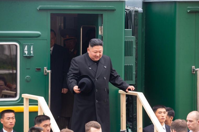 Перший візит Кім Чен Ина в Росію: лідер КНДР приїхав на бронепоїзді