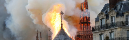 У Парижі горить Собор Паризької Богоматері: обвалився шпиль споруди (оновлюється)