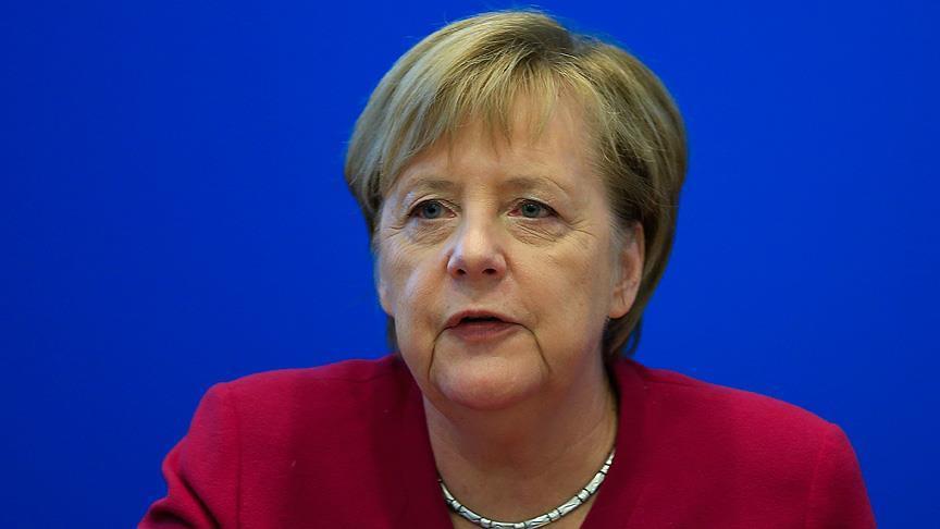 Канцлерка Німеччини Меркель привітала Порошенка із виходом у другий тур президентських виборів