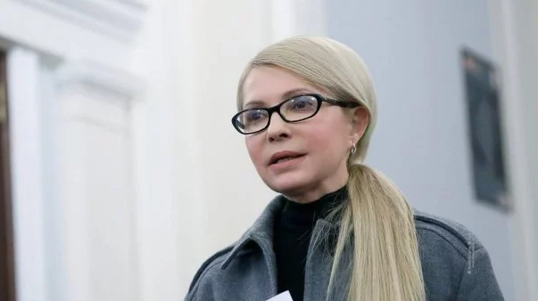 У першу чергу це неповага — Порошенко про запрошення Тимошенко арбітром на дебати