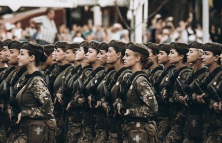 В Україні дівчата зможуть вступати у військові ліцеї вже з цього року