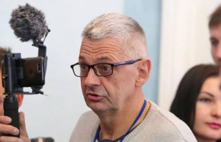 У Черкасах побили журналіста Вадима Комарова, він у реанімації