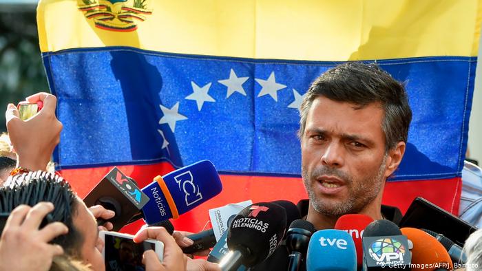 У Венесуелі суд видав ордер на арешт одного з лідерів опозиції