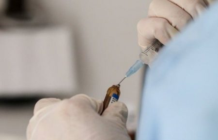 Мінздоров'я Німеччини пропонує штрафувати батьків, які не вакцинують дітей
