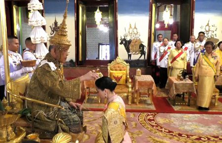 У Таїланді другий день святкують коронацію Рами X