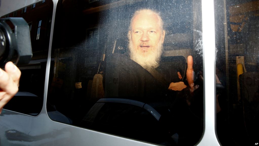 Засновника WikiLeaks засудили до 50 тижнів ув'язнення за порушення умов виходу під заставу