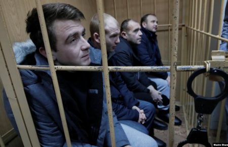 Суд у Москві залишив під вартою ще вісьмох українських моряків — адвокат (оновлено)