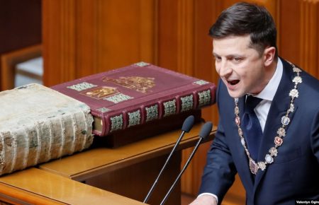 Указ Зеленського про розпуск Ради оскаржать у Конституційному суді