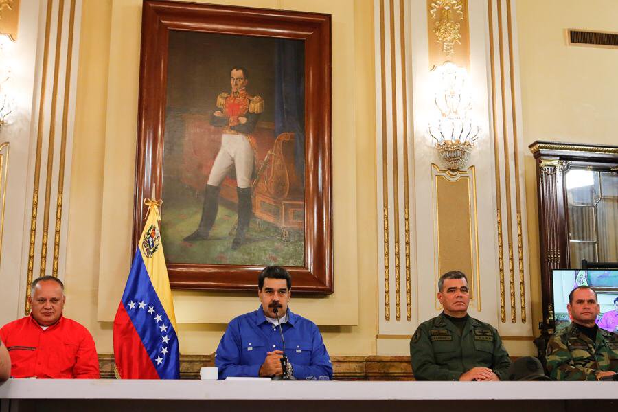 Президент Венесуели Мадуро заявив про перемогу над «переворотом» в країні