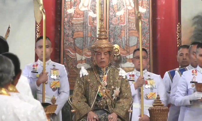 Король Таїланду Рама Х пройшов обряд коронації